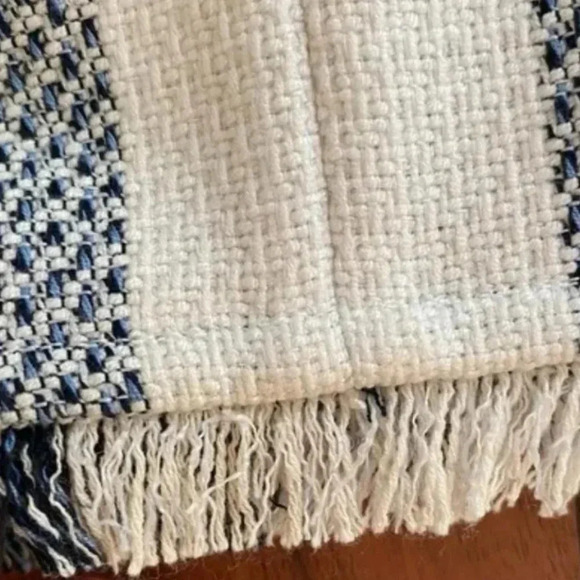 Banana Republic White and Blue Gingham Plaid Frayed Hem Top Blouse Size Medium M - Picture 2 of 5